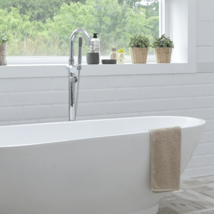 6 Steps to a Clean & Shiny Bathroom