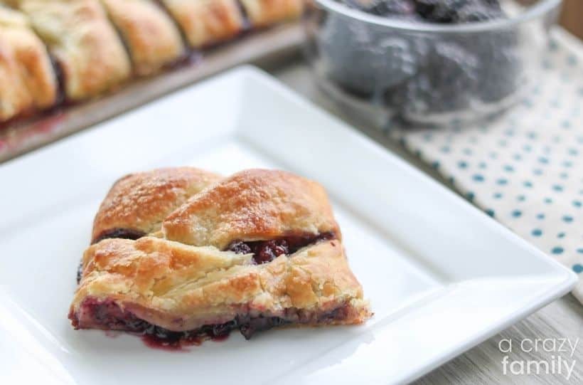 fresh blackberry strudel serving