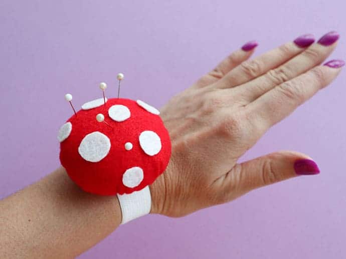 diy wrist pincushion