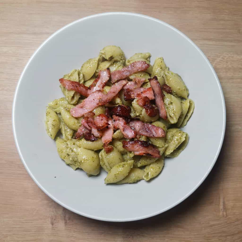 Bacon pesto pasta