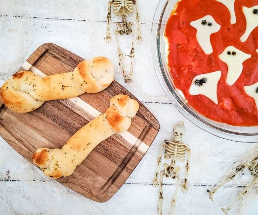 Bone Breadsticks and Ghost Pepperoni Pizza Dip – 2 Recipes in 1!