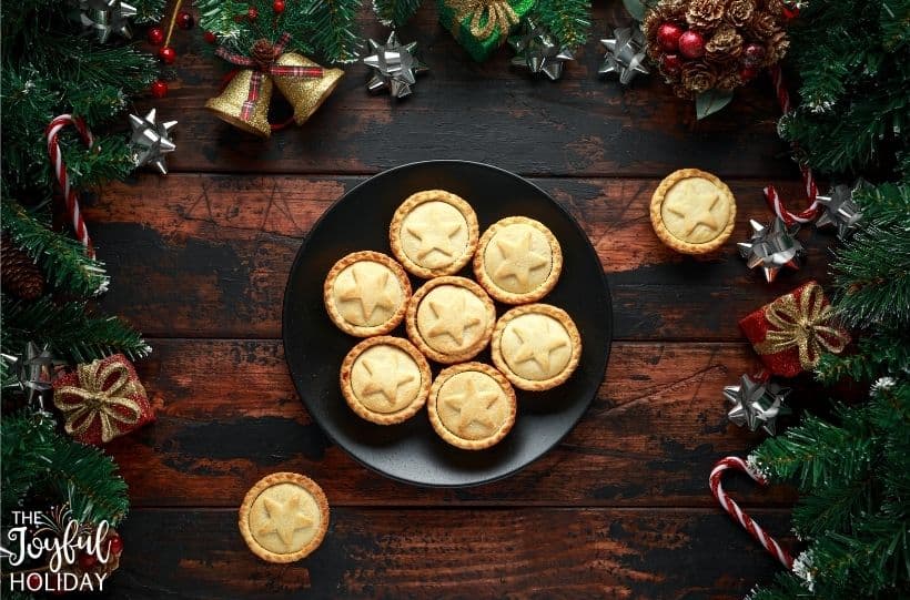 10 British Christmas Traditions For Your Family To Enjoy