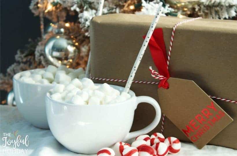 10 Christmas Morning Traditions to Try With Your Family