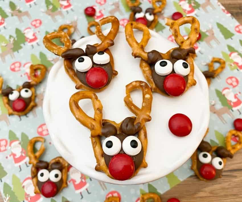pretzel reindeers