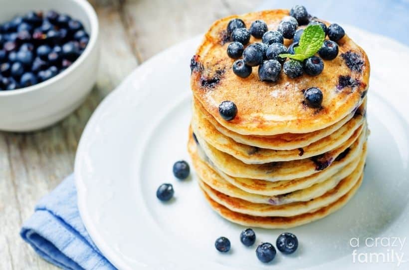 pancakes with blueberries