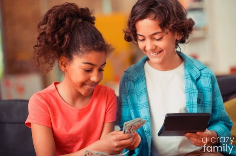 10 Ways to Teach Kids and Teens About Money