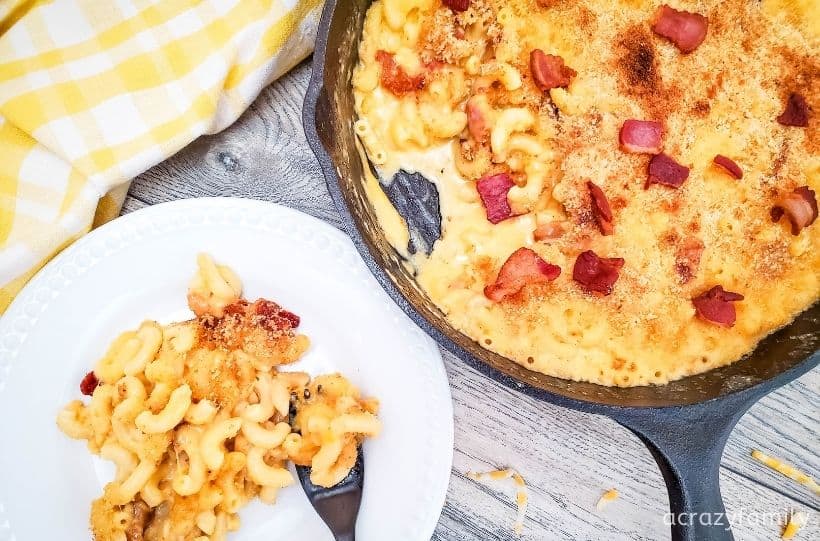 creamy mac and cheese cooked in a skillet