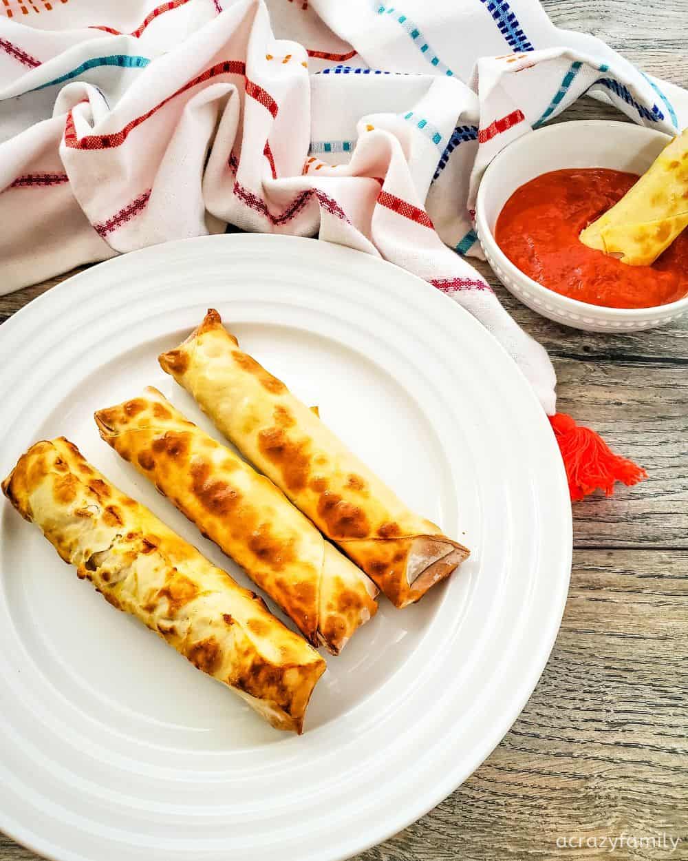 mozzarella sticks with a dip