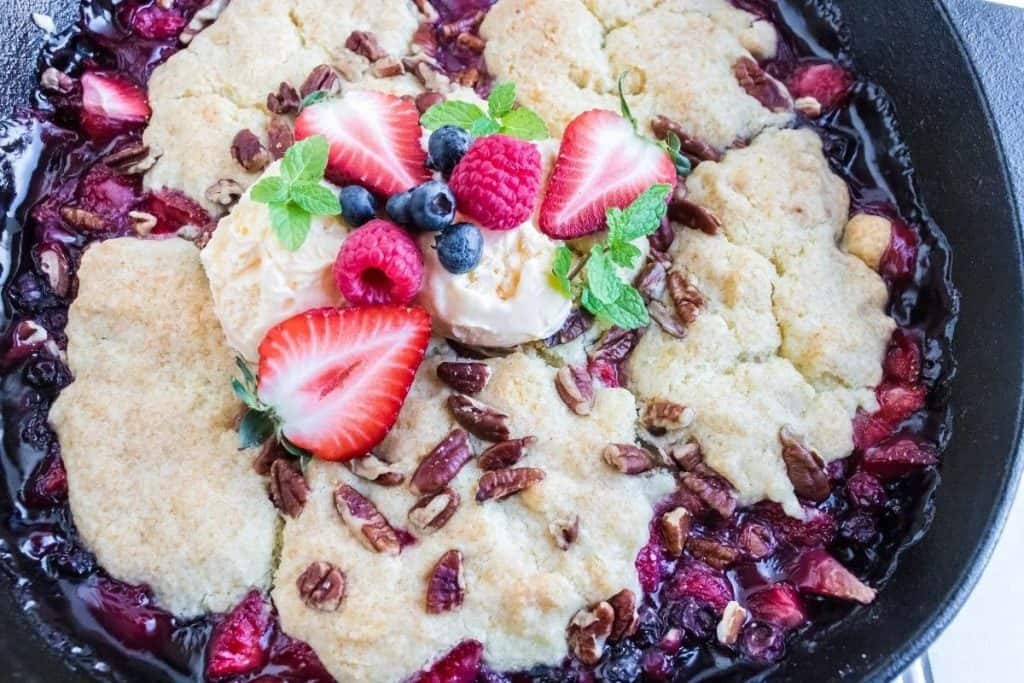 berry cobbler