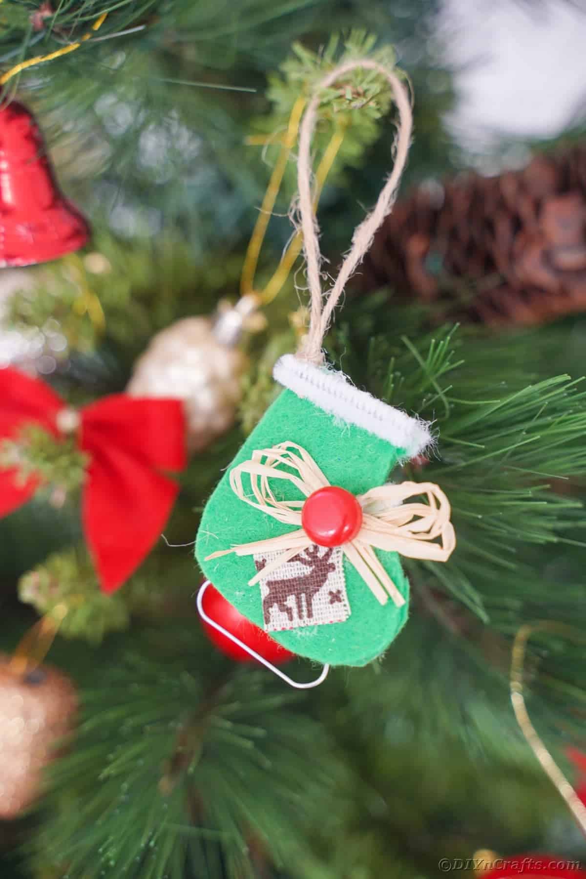 Skate Ornament 14