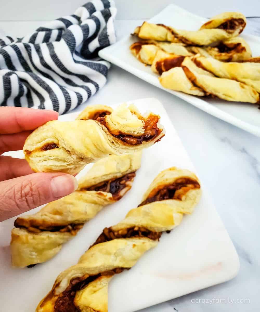 cheese and marmite puff pastry twists