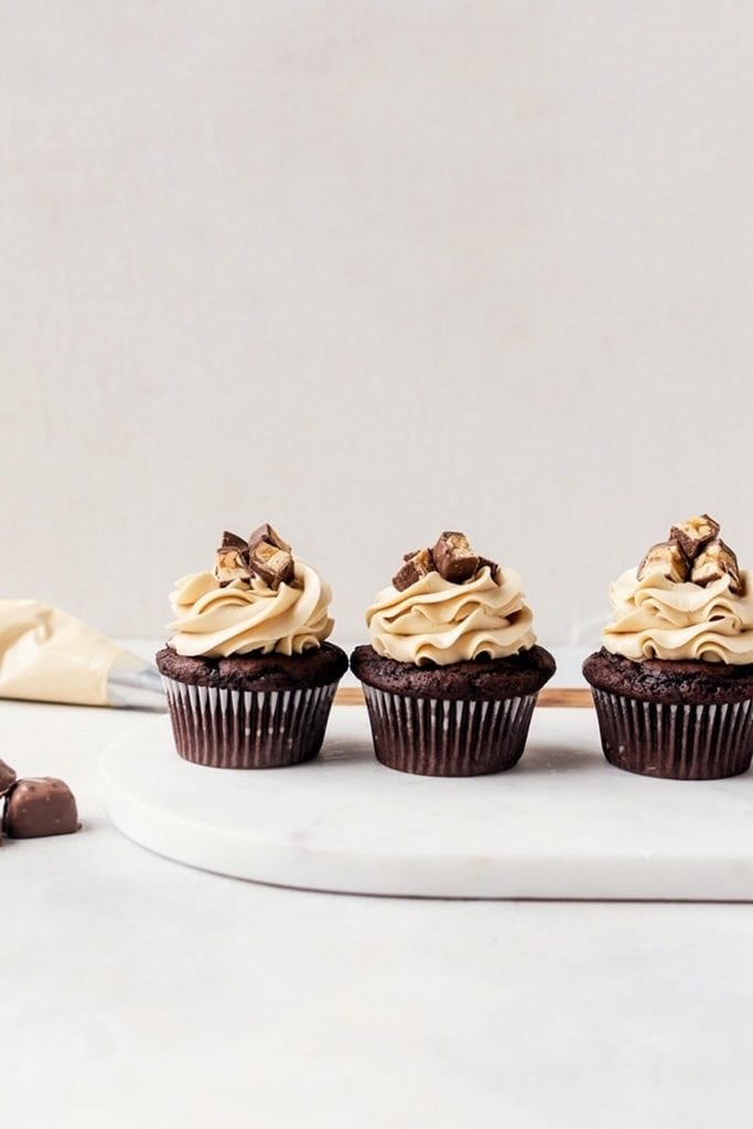 24. Snickers Cupcakes _