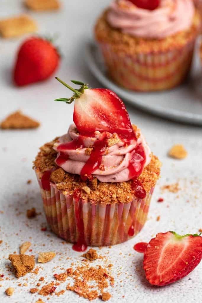 30. Strawberry Crunch Cupcakes _