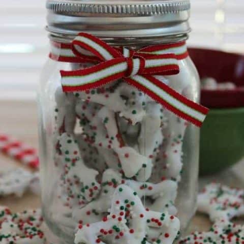 DIY Gift Chocolate Covered Pretzels1.jpg