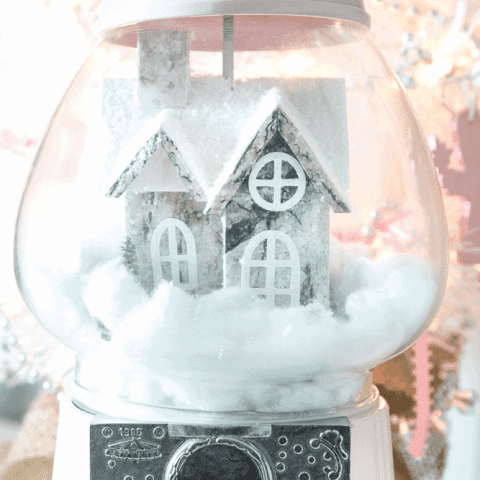 Snow Globe Gumball Machine 3 of 21.png