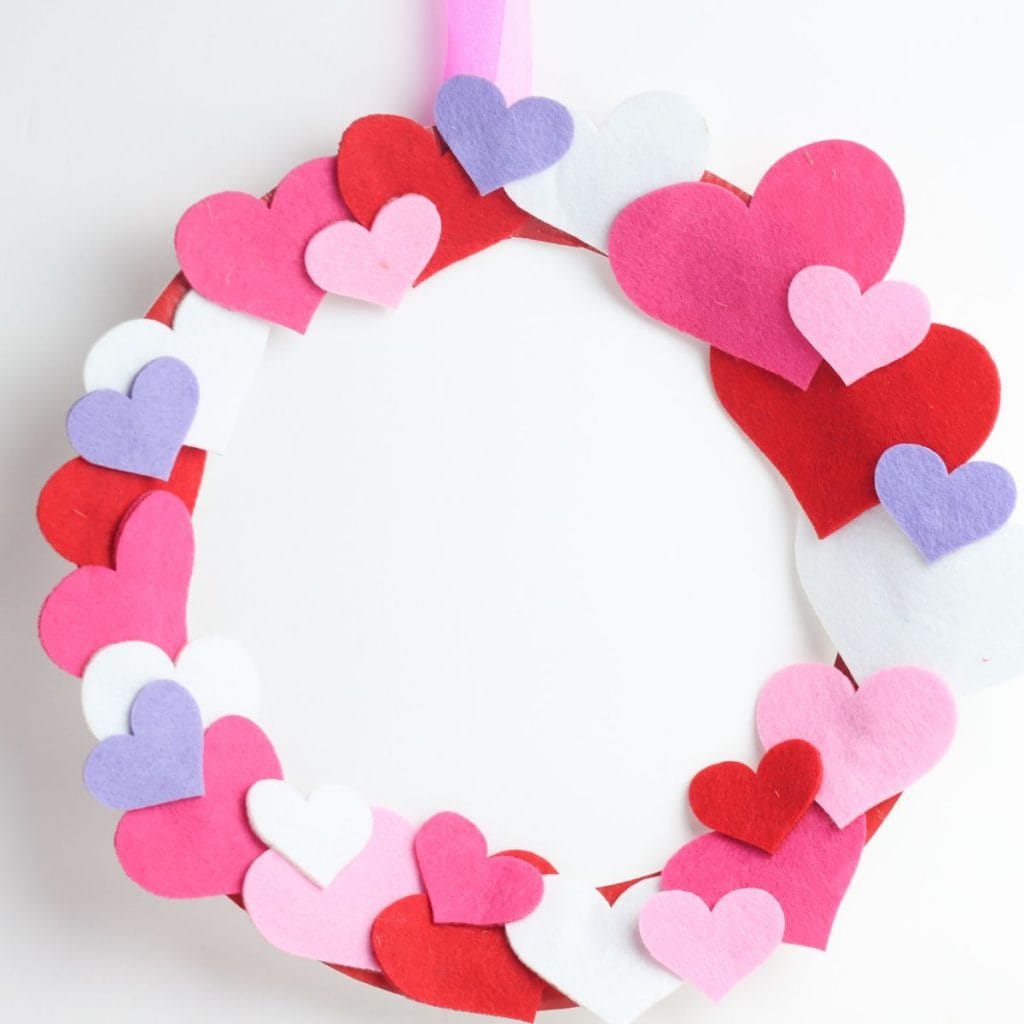 paper plate heart wreath