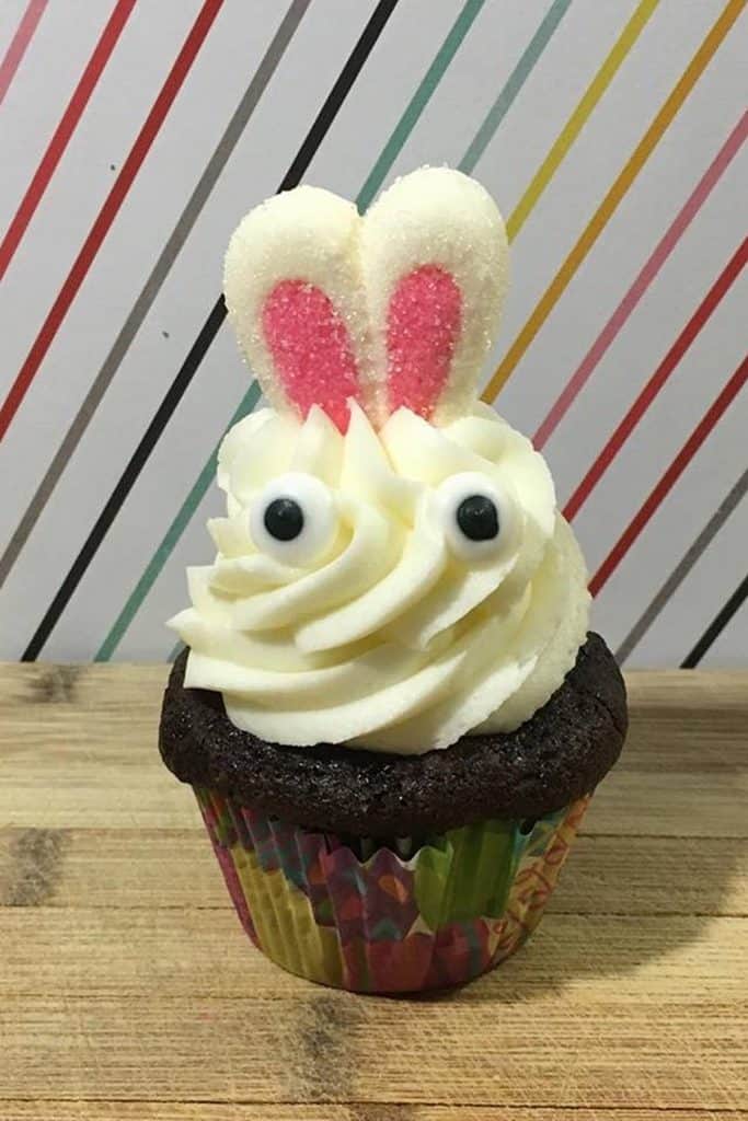 17. Easter Bunny Cupcakes _