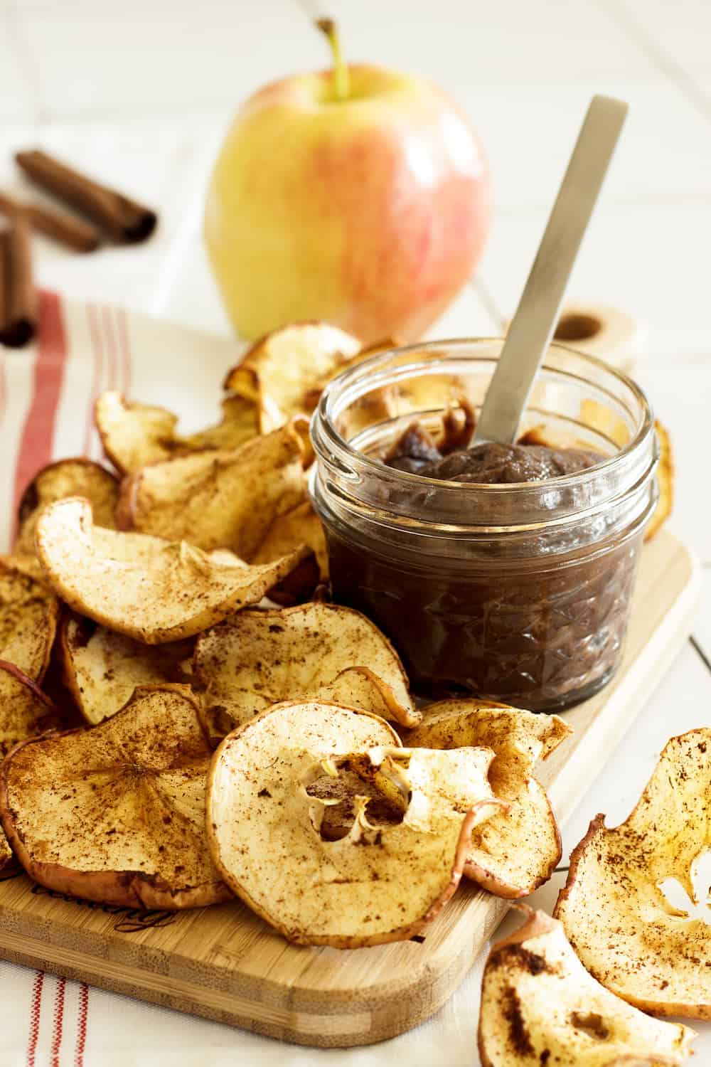 Air Fryer Apple Chips 3.jpg