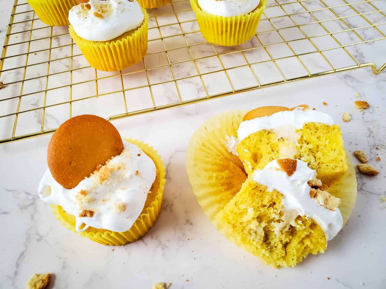 Easy Banana Cream Pie Cupcakes With Cake Mix A Crazy Family