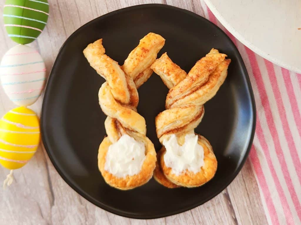 cute easter bunnies cinnamon twist pastries