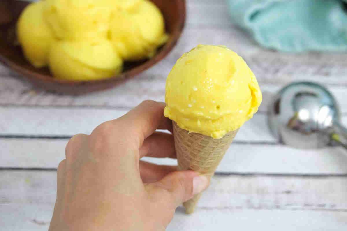 Mango ice cream