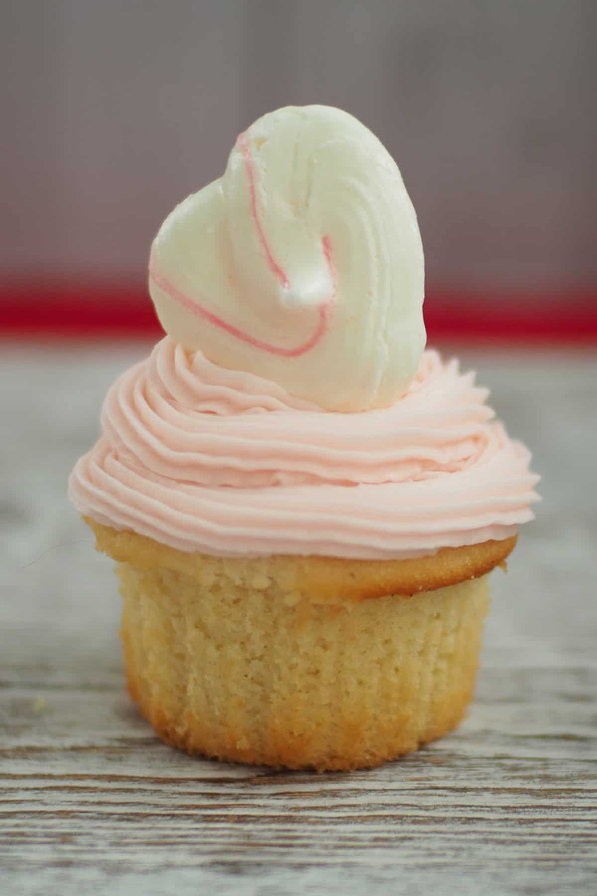 12. Pink Champagne Cupcakes_