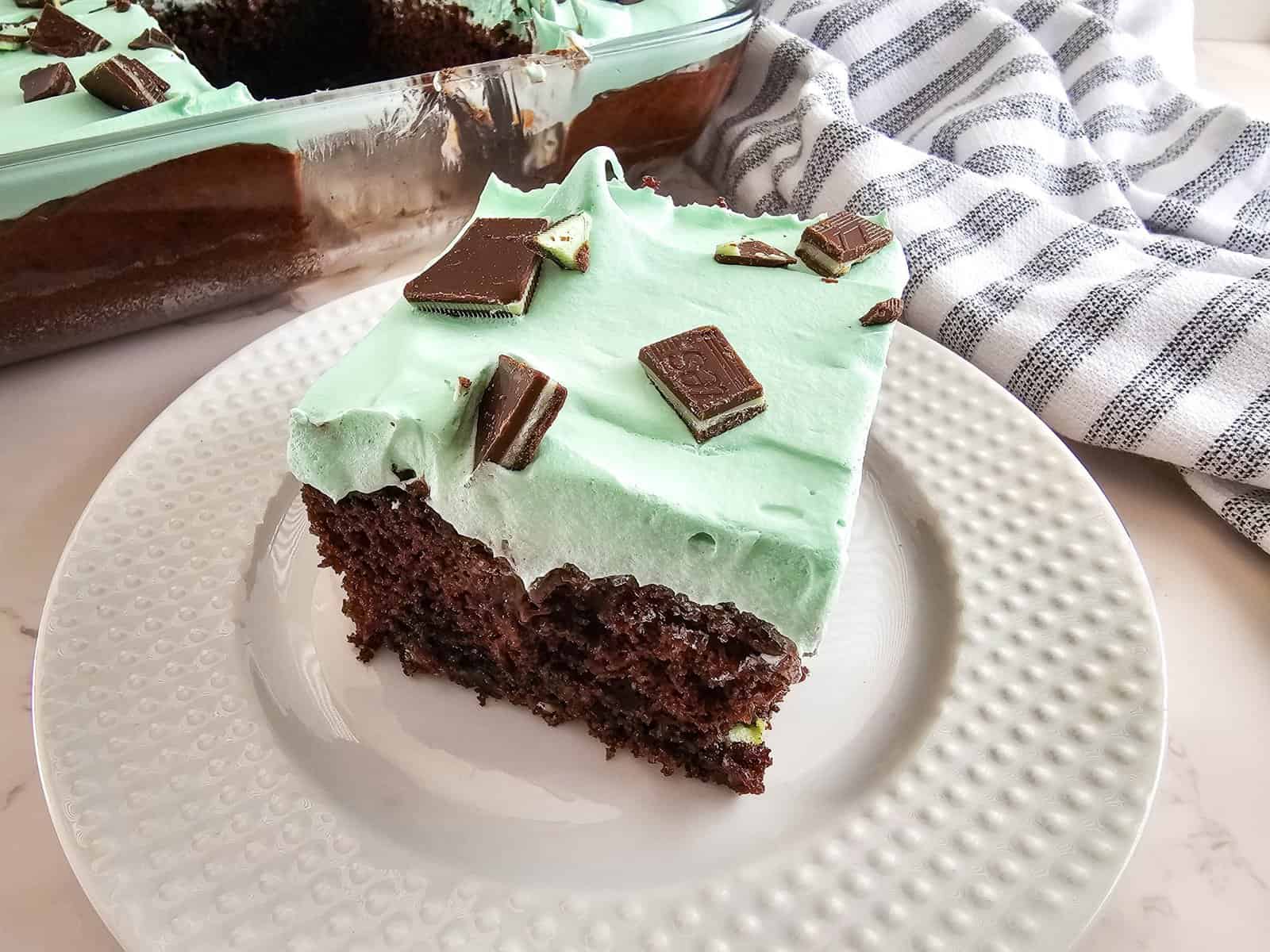 Mint Chocolate Poke Cake set 1 5