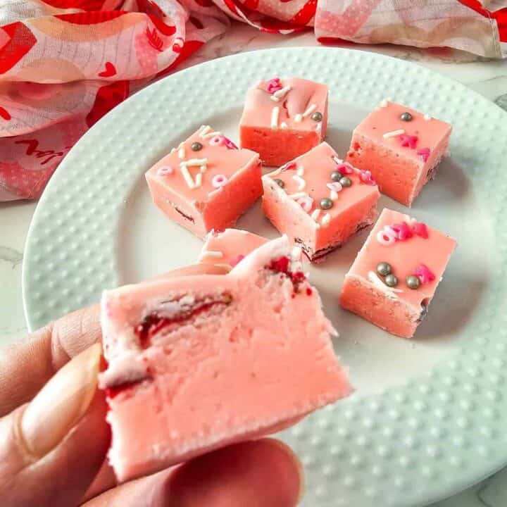 Valentine_s Strawberry Fudge Set 1 3