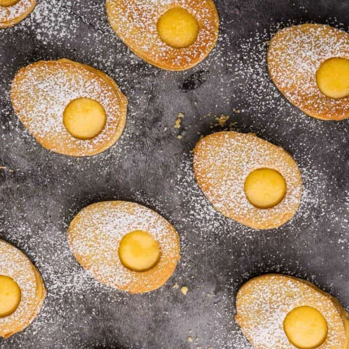 Egg shaped cookies 1.jpg