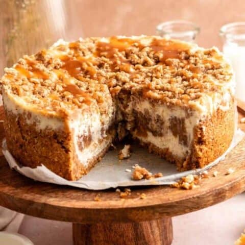 apple crumble cheesecake.jpg