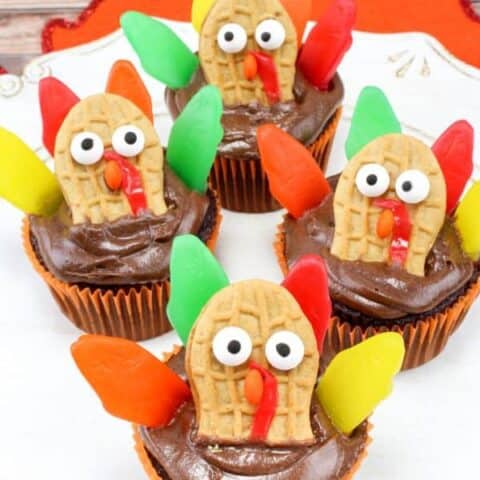 Thanksgiving Cupcake Turkeys 600&times;900