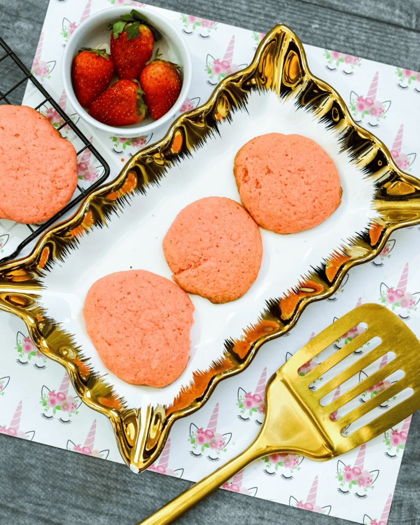 3 Ingredient Strawberry Cake Cookies HERO 819×1024