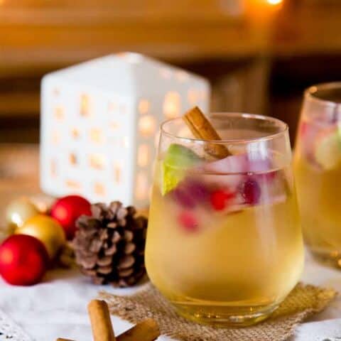 Gin and Appletiser a Christmas Cocktail 2.jpg