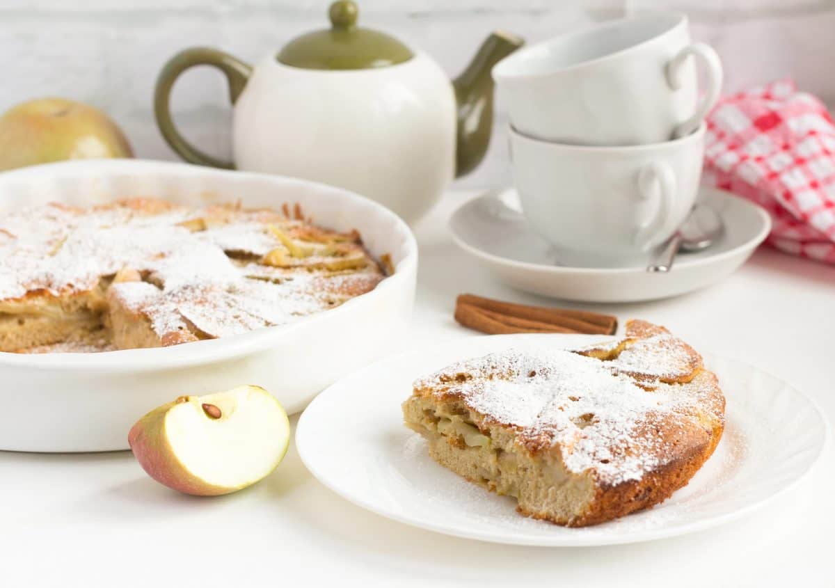 homemade apple pie with cinnamon Depositphotos_298341700_L